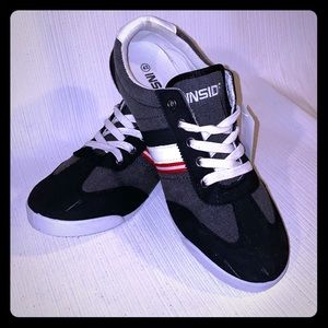 INSIDE | mens 10 gray + black low top sneaker